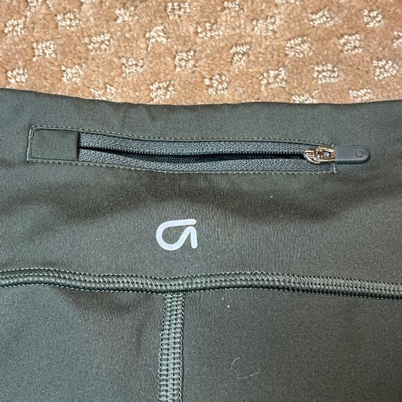 GapFit Medium Tall Blackout Technology Olive Green l Black l White Leggings - Picture 7 of 9